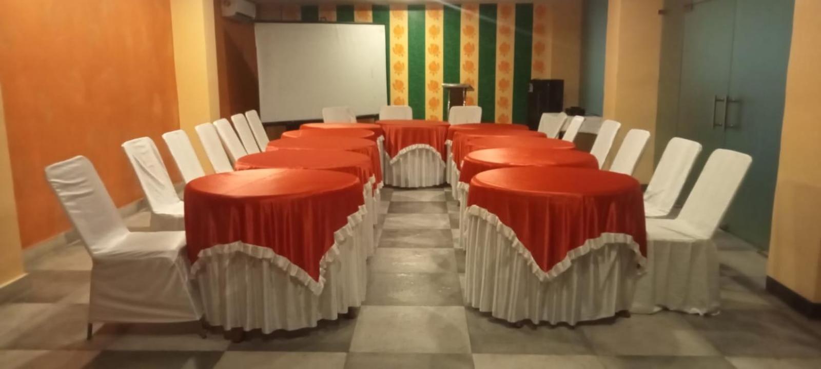 Hotel Grand Surya Kodarma Exterior foto